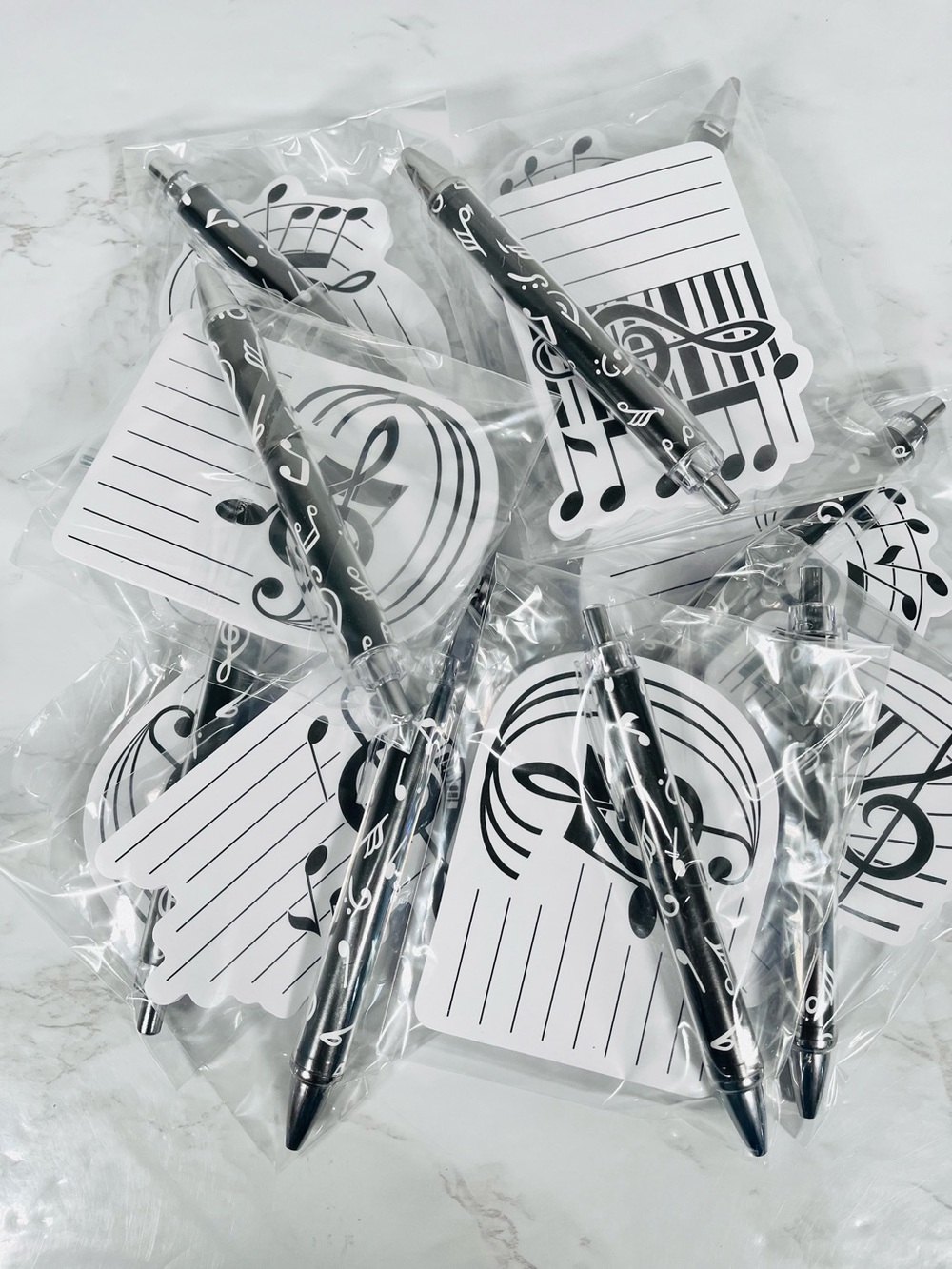 10 Musical Note Memo Pads with Matching Pen - Picture 4 of 5